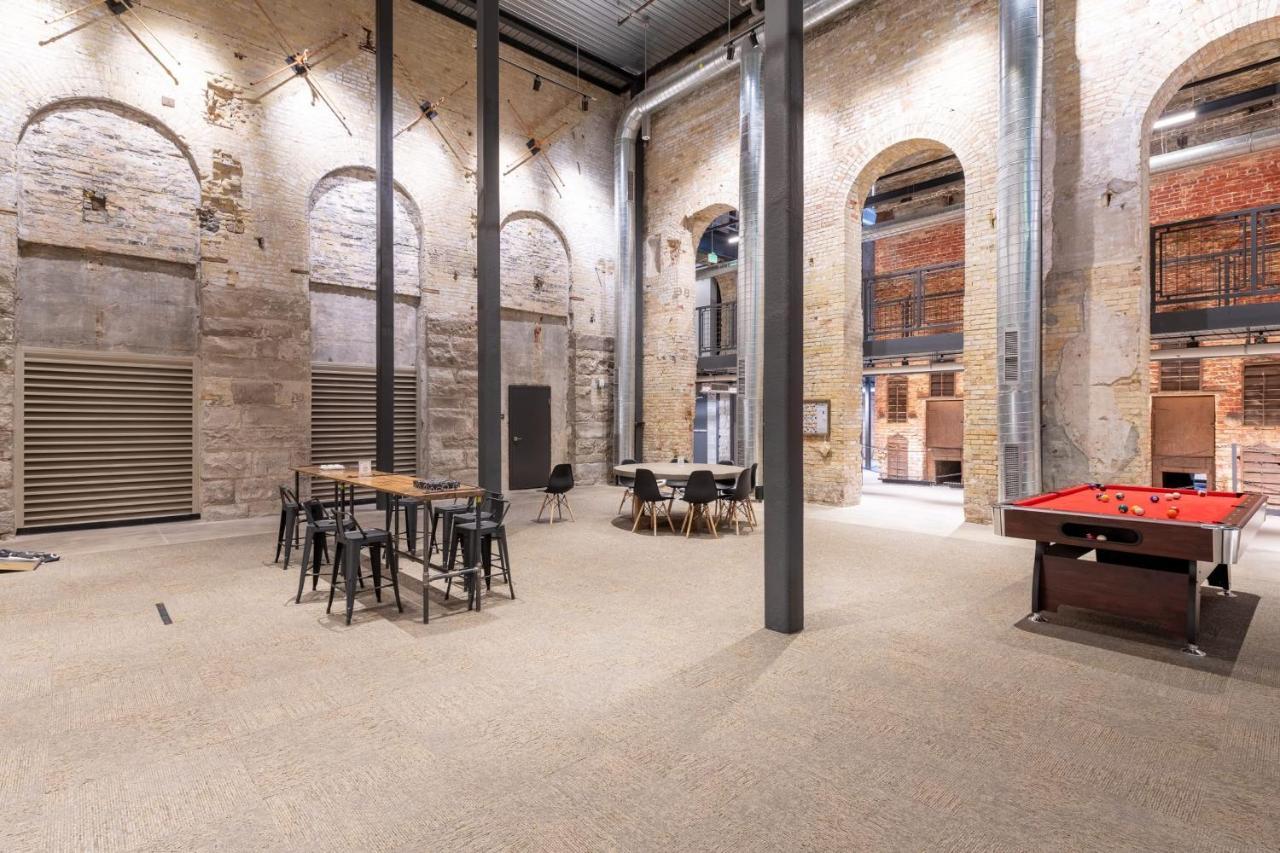 Brewery District 2-Story 2Br Apt Near Fiserv With Rooftop, Gym, And Parking Милуоки Екстериор снимка